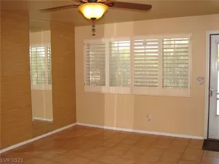 Photo #2: 2289690 Listing