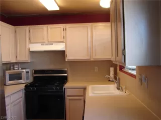 Photo #6: 2289690 Listing