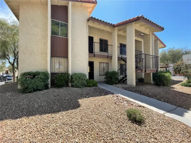 MLS: 2289693 Condo For Sale