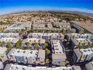 Photo #1: 2289705 Listing