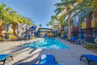 Photo #2: 2289705 Listing