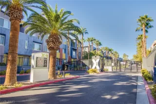 Photo #3: 2289705 Listing