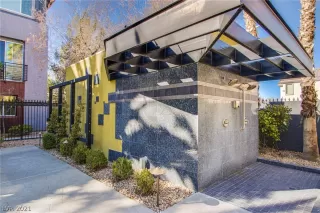 Photo #4: 2289705 Listing