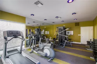 Photo #5: 2289705 Listing