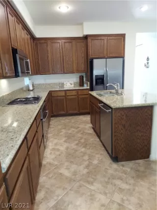 Photo #3: 2289712 Listing