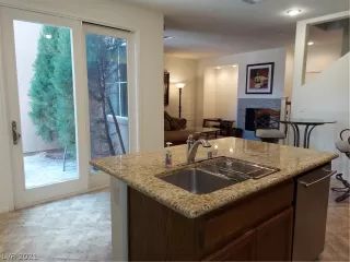 Photo #4: 2289712 Listing