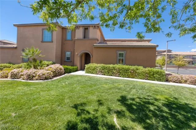 MLS: 2289721 Condo For Sale