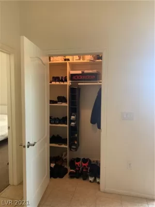 Photo #3: 2289773 Listing