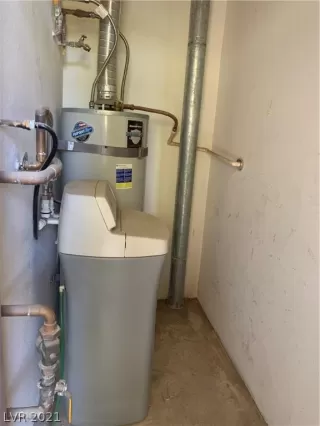 Photo #5: 2289773 Listing