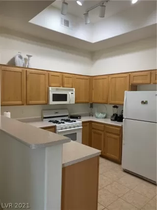 Photo #6: 2289773 Listing