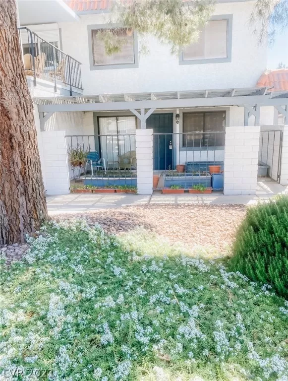 MLS: 2289797 Condo For Sale