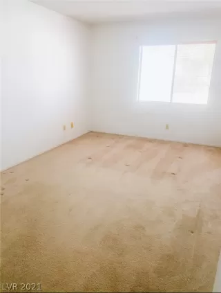 Photo #6: 2289797 Listing