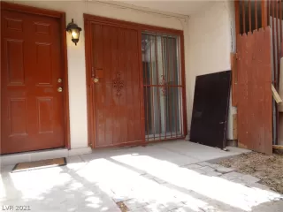 Photo #1: 2289814 Listing