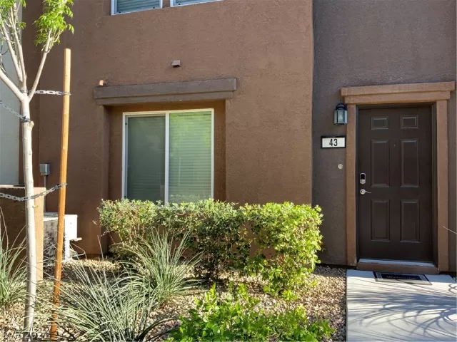 MLS: 2289816 Condo For Sale