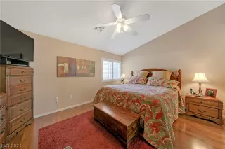 Photo #2: 2289818 Listing