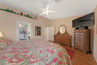 Photo #3: 2289818 Listing