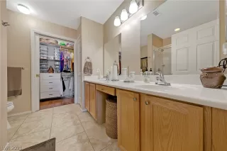 Photo #4: 2289818 Listing