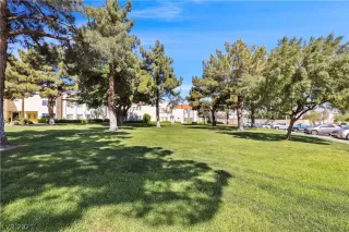 Photo #3: 2289839 Listing