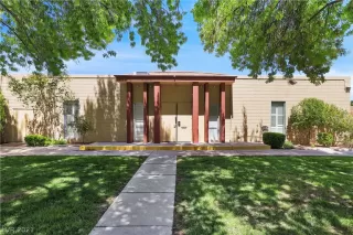 Photo #4: 2289839 Listing