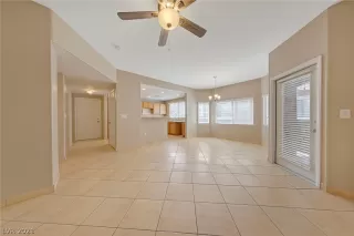 Photo #2: 2289848 Listing