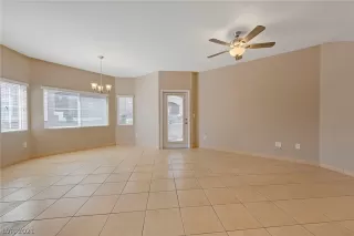 Photo #3: 2289848 Listing