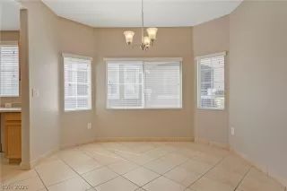 Photo #4: 2289848 Listing