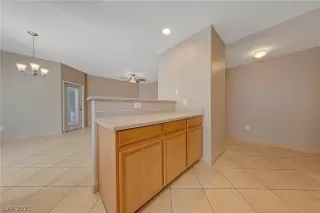 Photo #6: 2289848 Listing