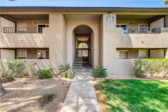 MLS: 2289863 Condo For Sale