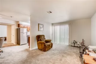 Photo #1: 2289863 Listing