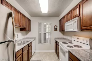 Photo #4: 2289863 Listing