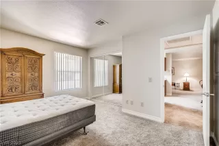 Photo #6: 2289863 Listing