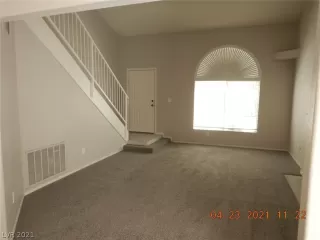 Photo #5: 2289930 Listing 