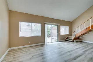 Photo #3: 2289939 Listing