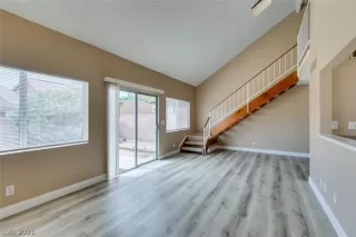 Photo #4: 2289939 Listing