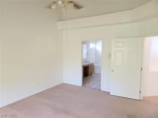 Photo #4: 2289941 Listing 