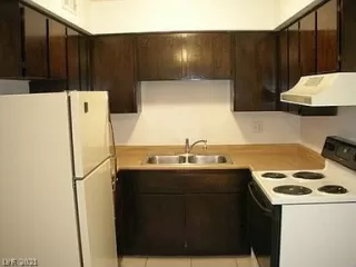 Photo #2: 2289949 Listing