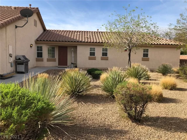 MLS: 2289976 Condo For Sale