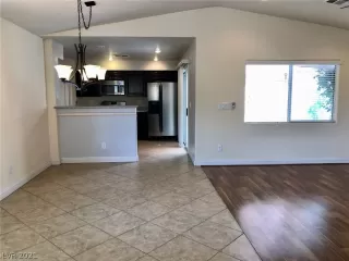 Photo #1: 2289976 Listing 