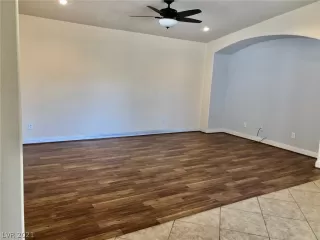 Photo #2: 2289976 Listing 