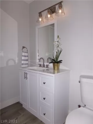 Photo #4: 2289987 Listing