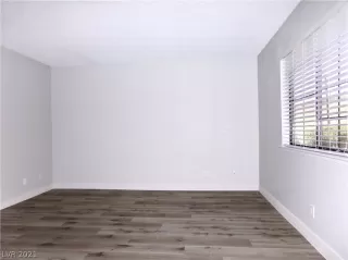 Photo #6: 2289987 Listing