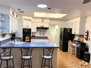 Photo #4: 2290009 Listing 