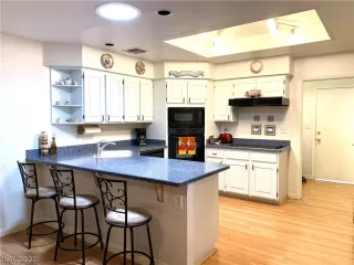 Photo #5: 2290009 Listing 