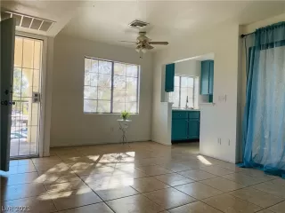 Photo #3: 2290013 Listing