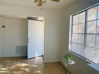 Photo #4: 2290013 Listing