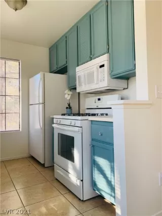 Photo #5: 2290013 Listing