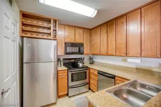 Photo #5: 2290066 Listing 