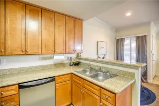 Photo #6: 2290066 Listing 