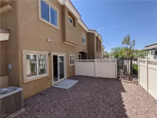 Photo #1: 2290075 Listing 