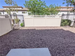 Photo #3: 2290075 Listing 